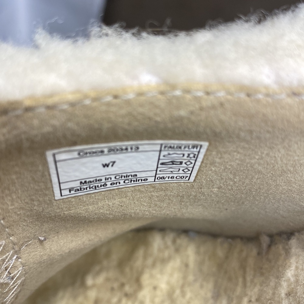 Crocs Sarah Luxe Sherpa Shearling Lined Suede Leather Clog Mules Express… - Picture 7 of 8